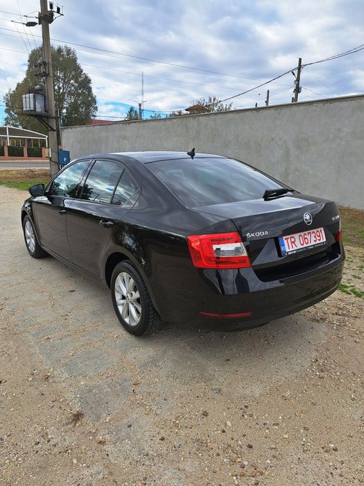 Skoda Octavia 1.6 diesel automat DSG/Apple CarPlay