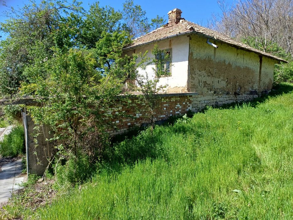 Продава се Къща в с. Люблен, Област Търговище - 140 кв.м за 72 €/кв.м - Снимка #2