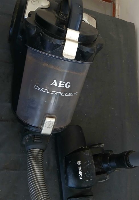 Прахосмукачка AEG