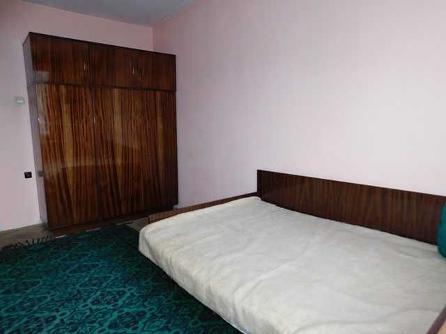 2-стаен апартамент, Търговище, Център