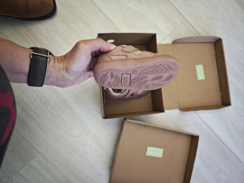 Боси бебешки маратонки