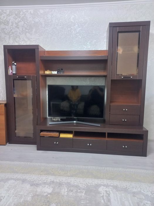 Продам стенку-горка в гостинную