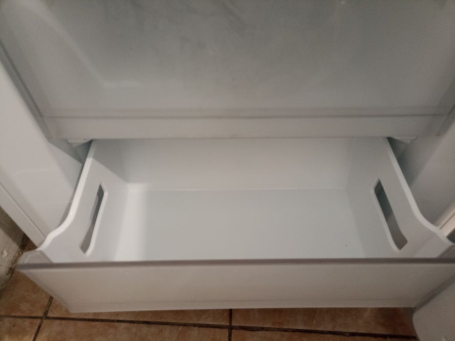 Почти новый Холодильник LG