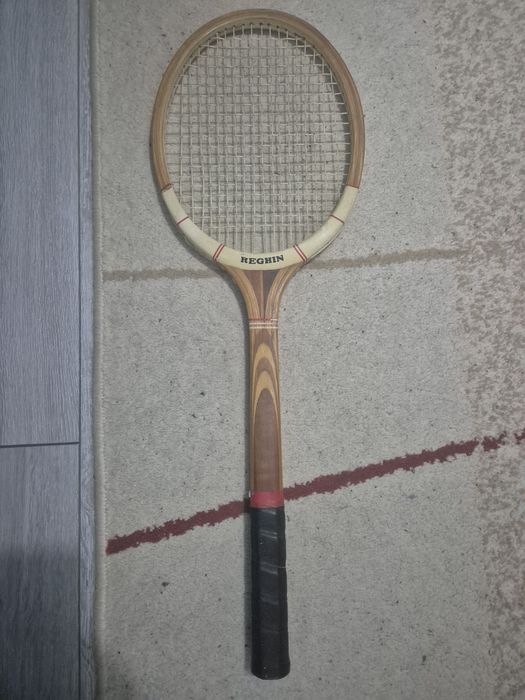 Racheta tenis Reghin