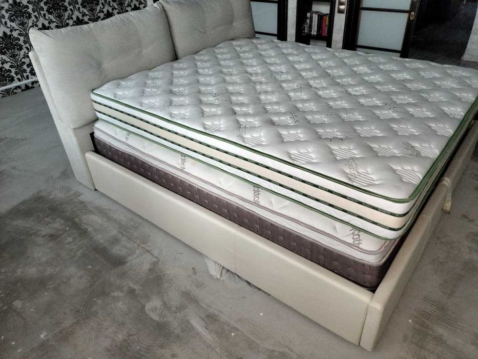 Продам кровать 200х180 см (без матраса)