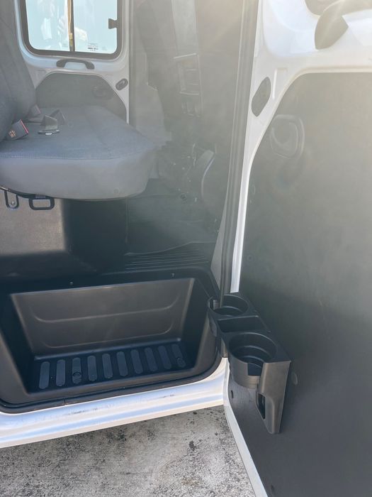 Autoutilitara Renault Master Doka