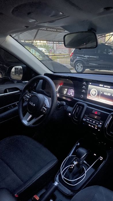KIA SONET sotiladi 2 pozitsiya