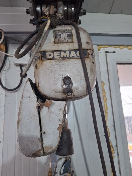 Macara Demag 250kg