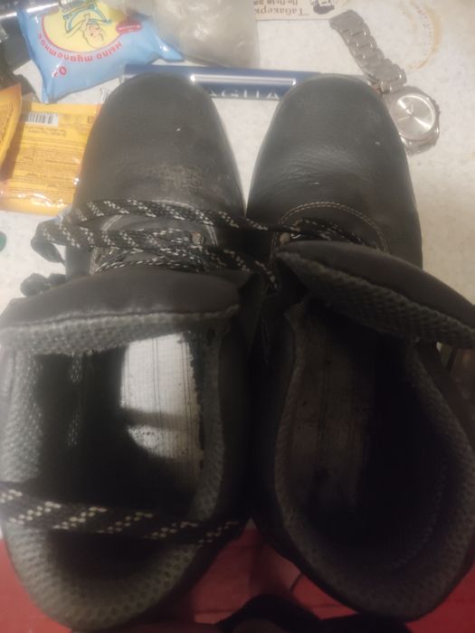 Продам рабочую обувь