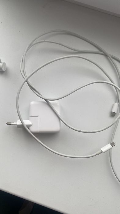 Зарядка для MacBook