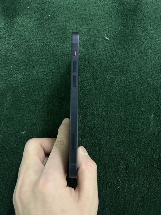 Айфон 12 срочна продам