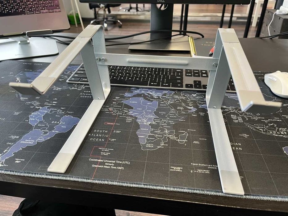 стойка за лаптоп