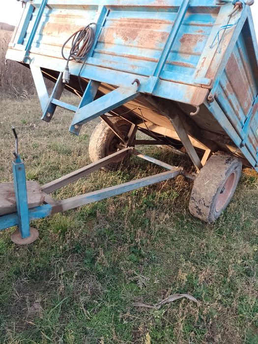 Remorca auto 750 kg și tractor