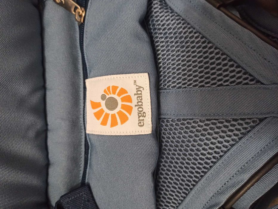 Ергономична раница за бебеносене