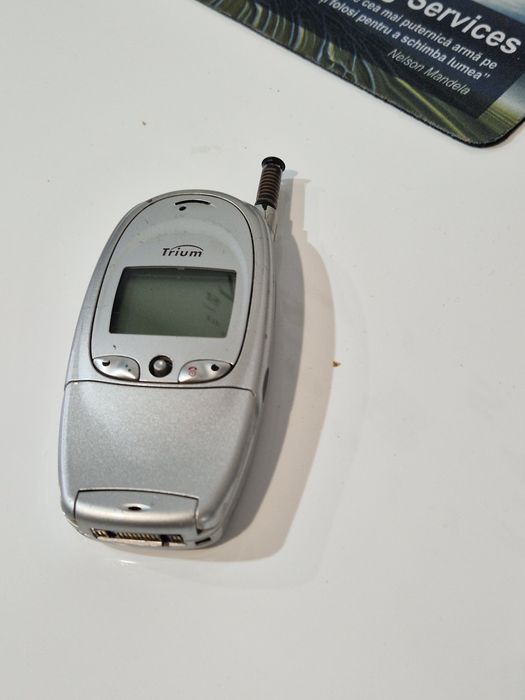 Telefon pentru colecție fara accesorii