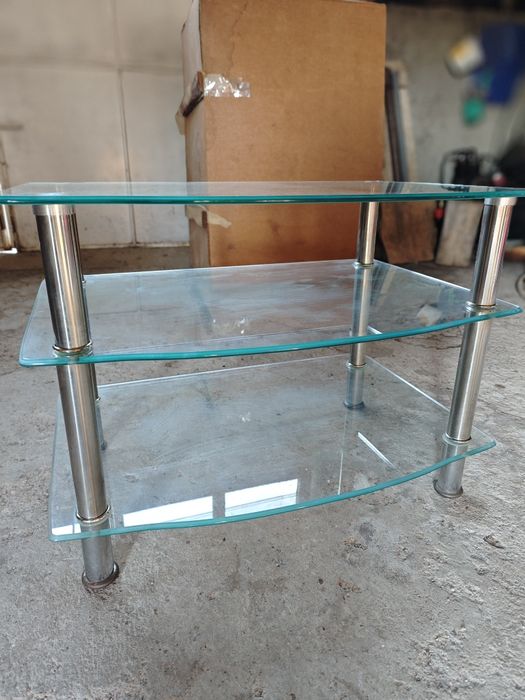 Стъклена маса в отлично състояние