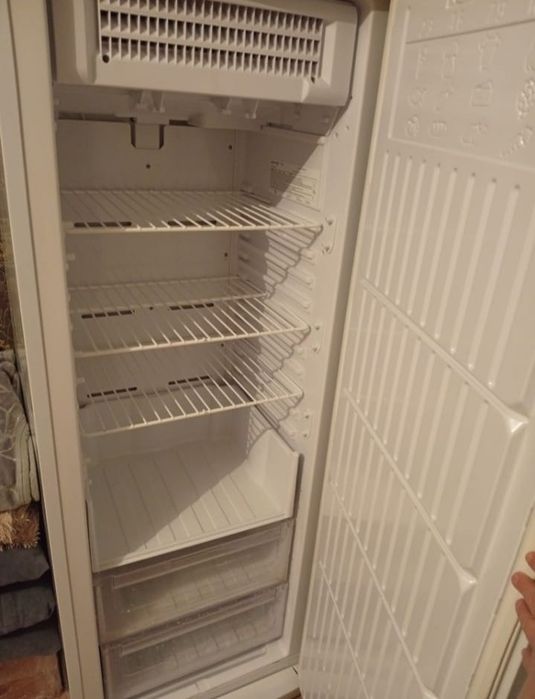 Продам морозильник