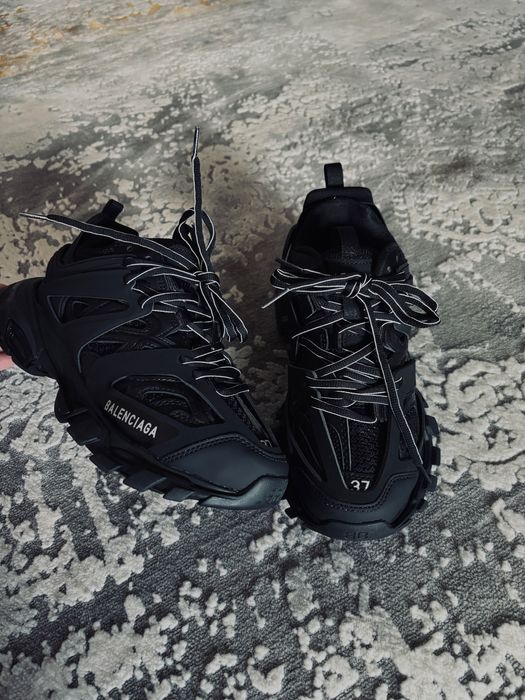 balenciaga track