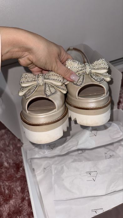 Sandale de piele Aeshoes