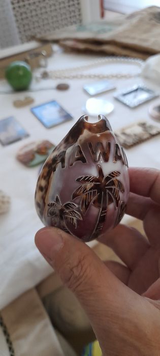 Сувениры по триста тенге.