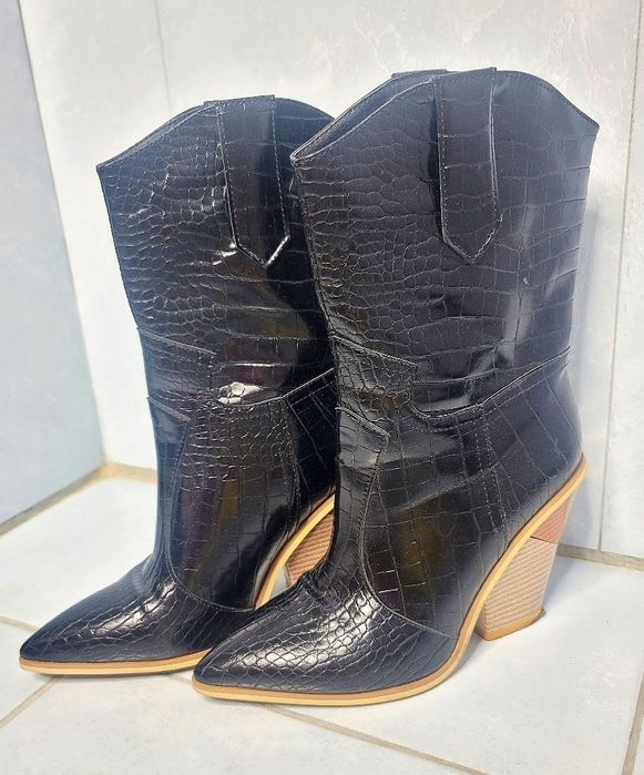 Продаются сапожки-казаки