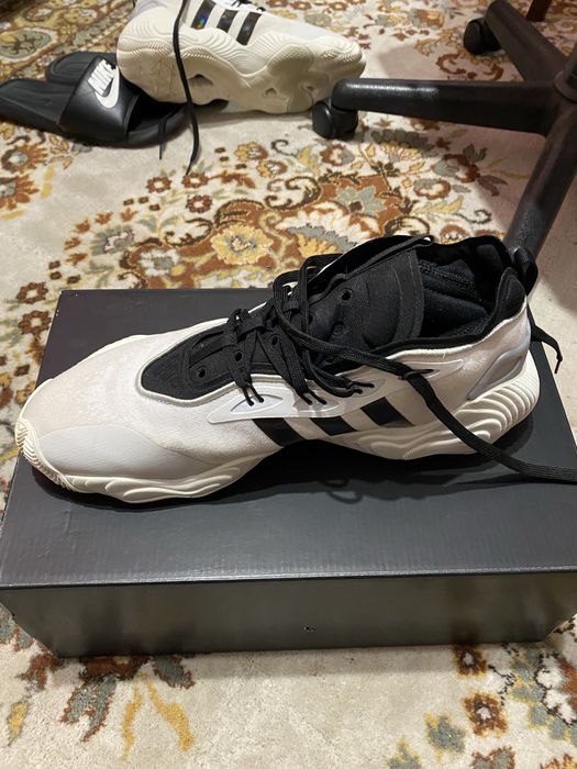 Adidas Trae Young 3 “Stormtrooper”