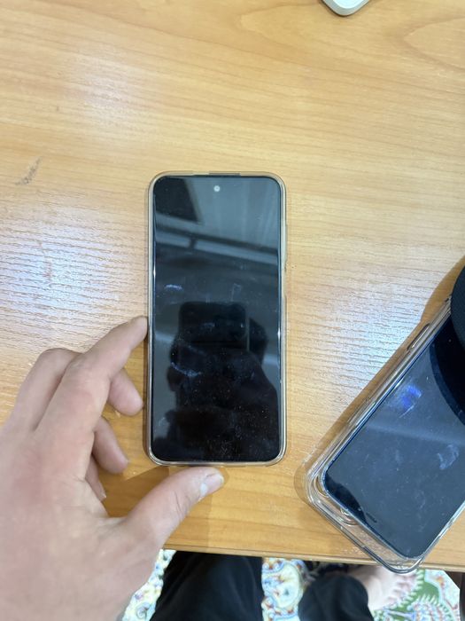 Телефон сотилади каропкадан очилган лекн ишламаган