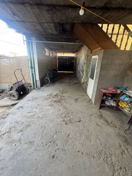 Келесда уй сотилади 3 хона 2 этаж