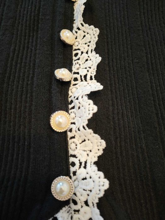 Bluza noua eleganta model deosebit cu dantela marimea 38