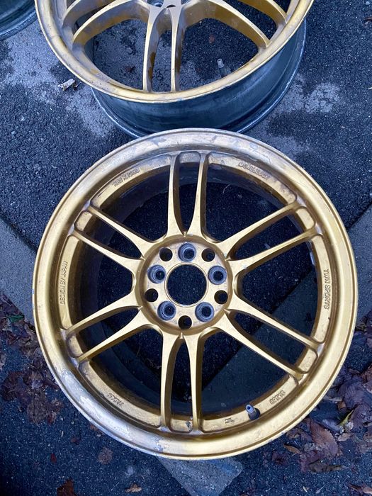 Диски r17 5*100 золотого цвета