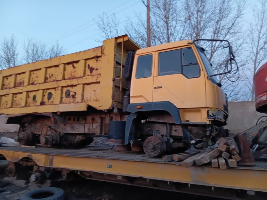 Самосвал FAW 2007 года