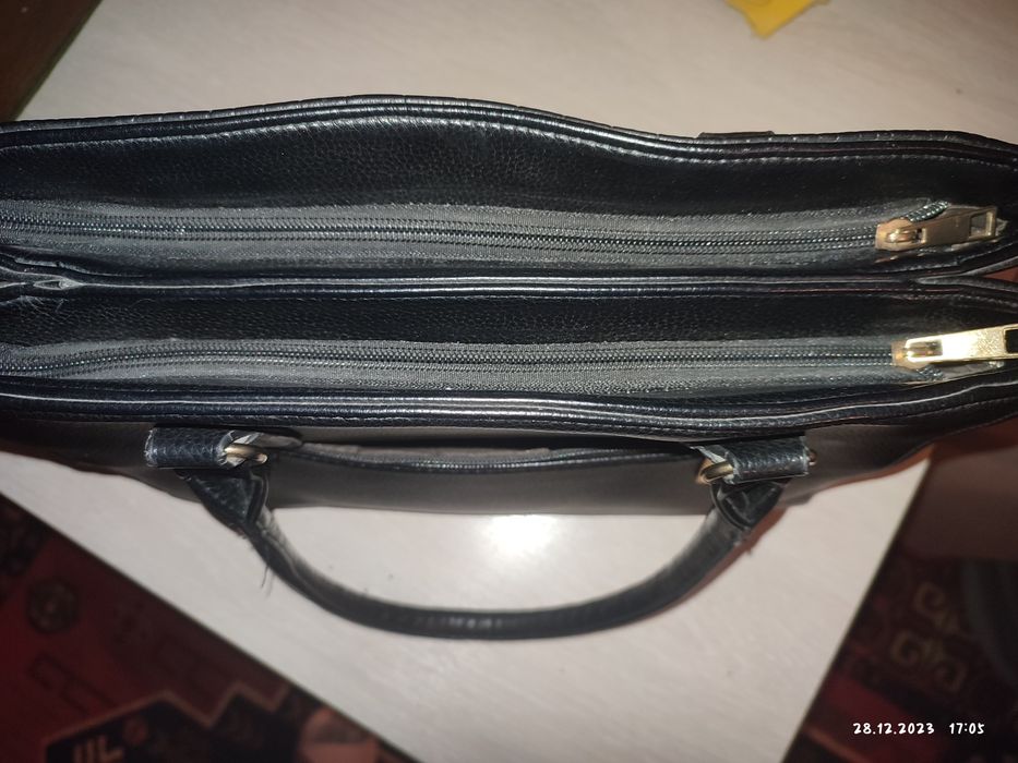 Продам женскую сумку