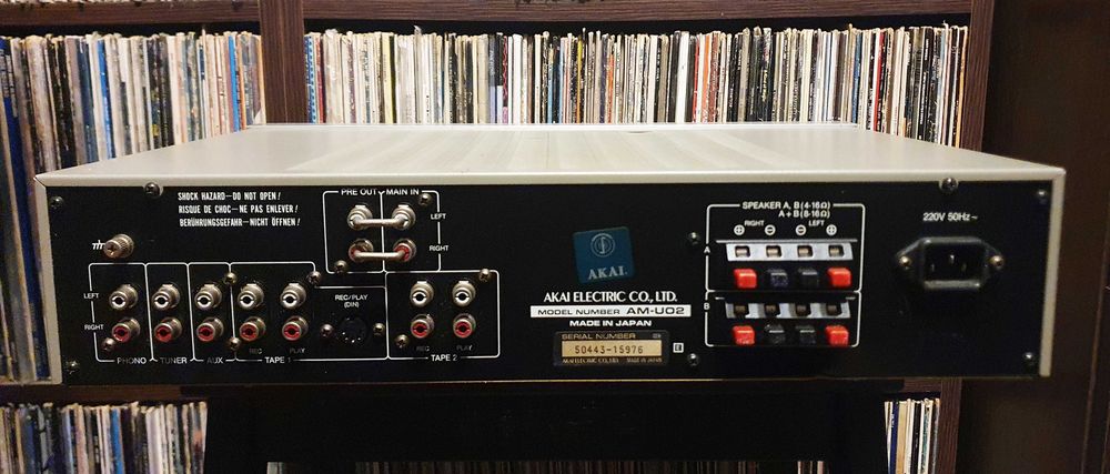 Amplificator Akai AM-U02