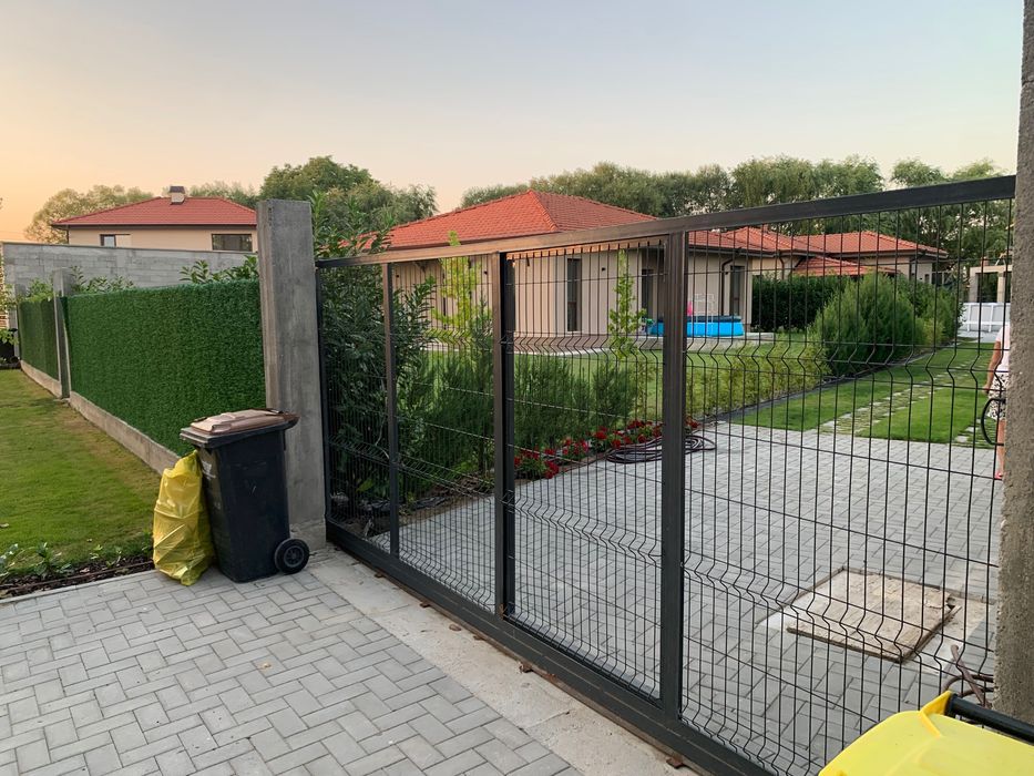 Метална плъзгаща врата