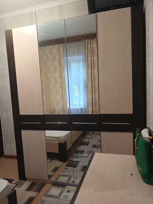 Продается спальный гарнитуи