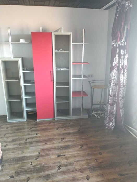 Închiriez apartament cu 2 camere