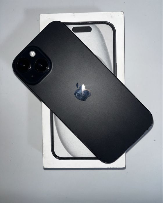 Продам айфон 15 новый ему 8дней