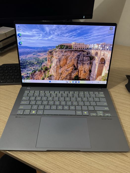 Vând laptop Asus Vivobook S