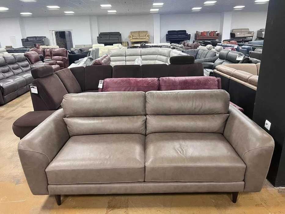 Бежов кожен диван тройка - 100 % естествена кожа.