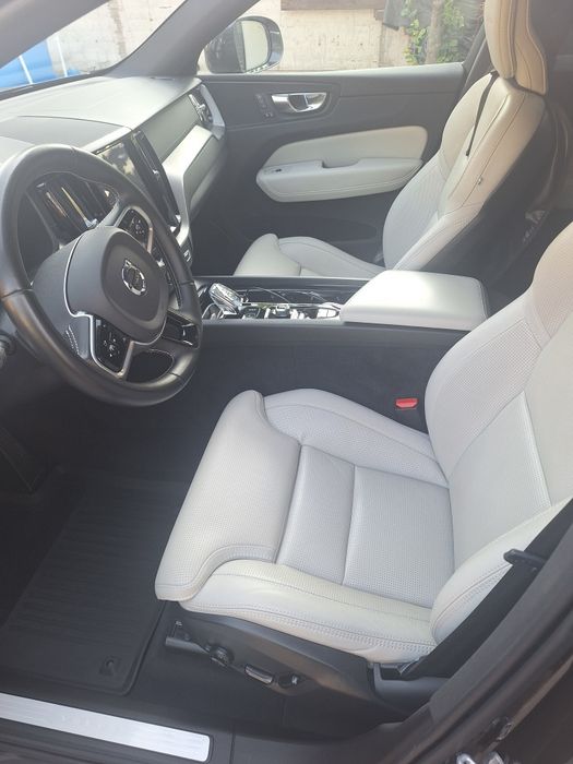 Volvo XC60 inscription