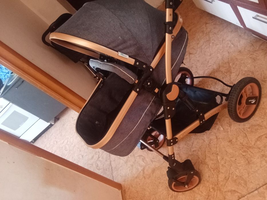 Продам коляску Teknum