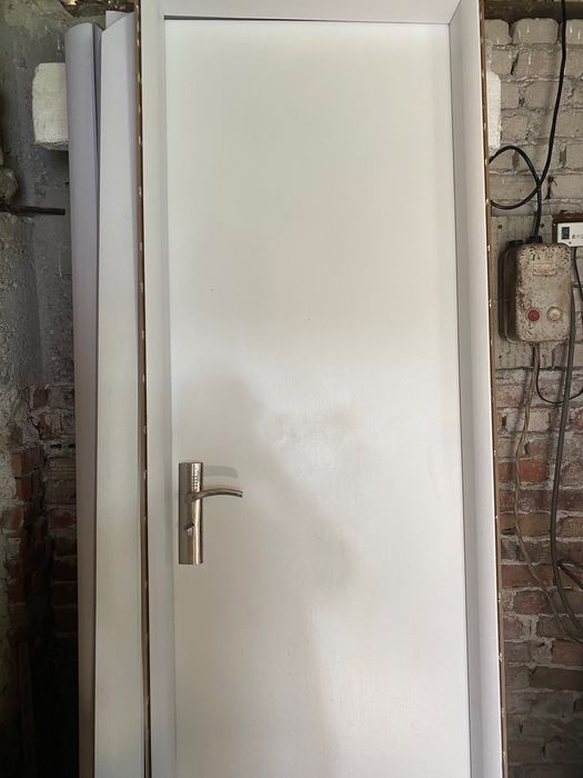 Продавам врата  200/66