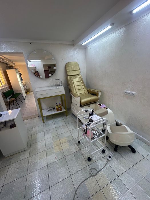 Сдам в аренду салон красоту