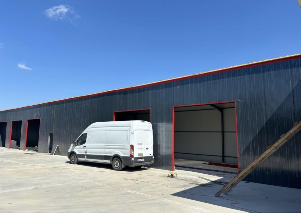 Vand hale metalice la pret de producator