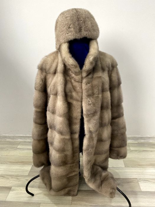 Натуральная норковая шуба ,трансформер с шапкой .Состояние отличное