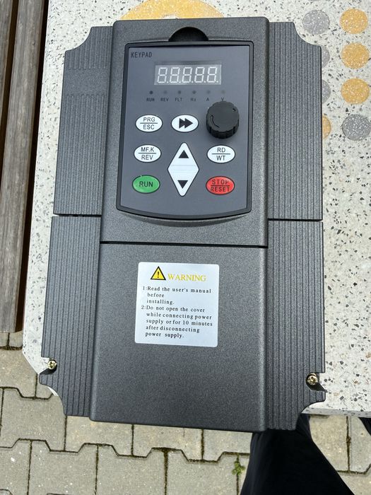 Честотен инвертор  вход 220в изход 3-380в 11киловата -ТРИФАЗЕН