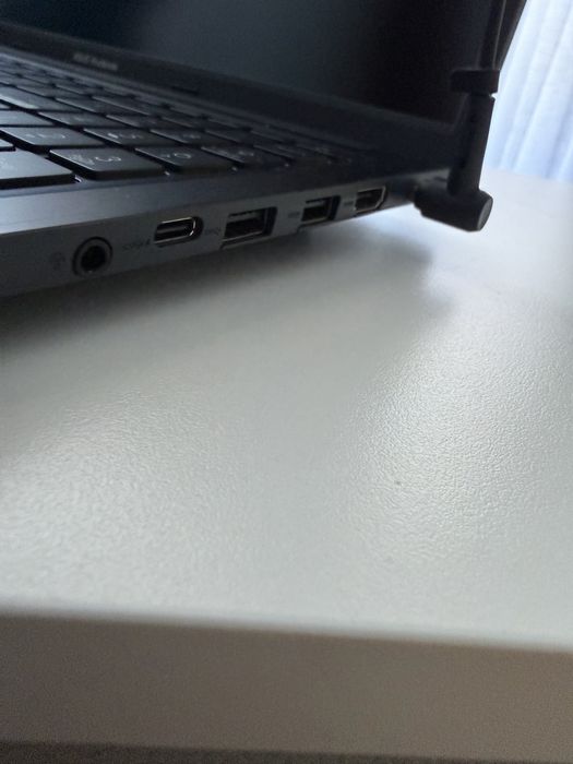 Laptop ASUS Vivobook 16 1605VA cu procesor Intel Core i5-13420H pana la 4.7GHz 12 nuclee 16'' WUXGA IPS 16GB DDR4 1 TB SSD Intel Iris X Graphics Black