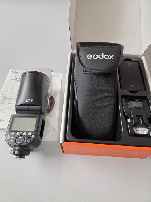 Светкавица GODOX V1Pro-O за Olympus / Panasonic