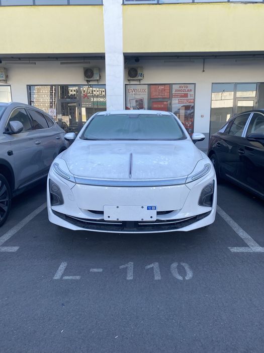 hongqi e-qm5 2025 restyling