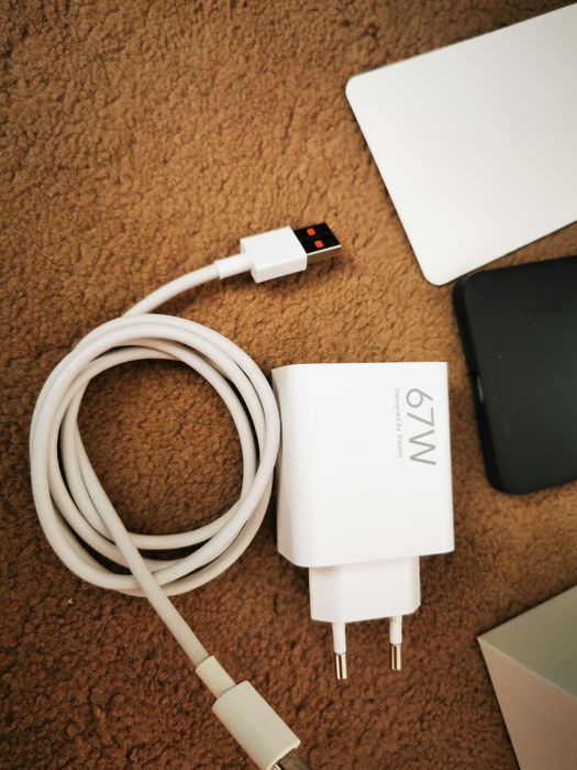 Vind telefon mobil xiaomi 13 pro.